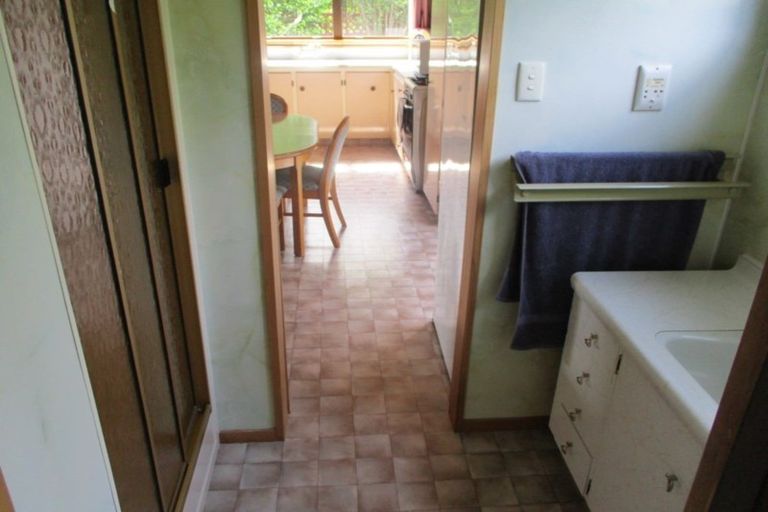 Photo of property in 15 Ivy Terrace, Moana, 7872