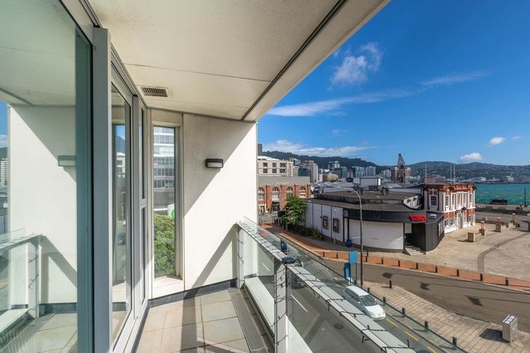 Photo of property in Portal Apartments, 3d/42 Cable Street, Te Aro, Wellington, 6011