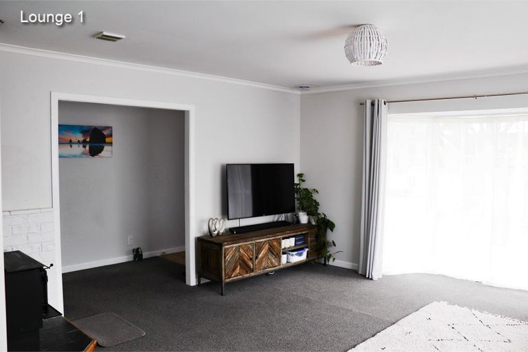 Photo of property in 107 Oreil Avenue, West Harbour, Auckland, 0618