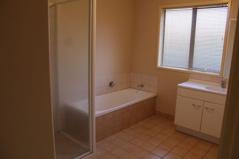 Photo of property in 12 Guildford Place, Rototuna North, Hamilton, 3210