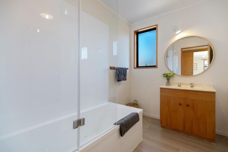 Photo of property in 65 Helwick Street, Wanaka, 9305