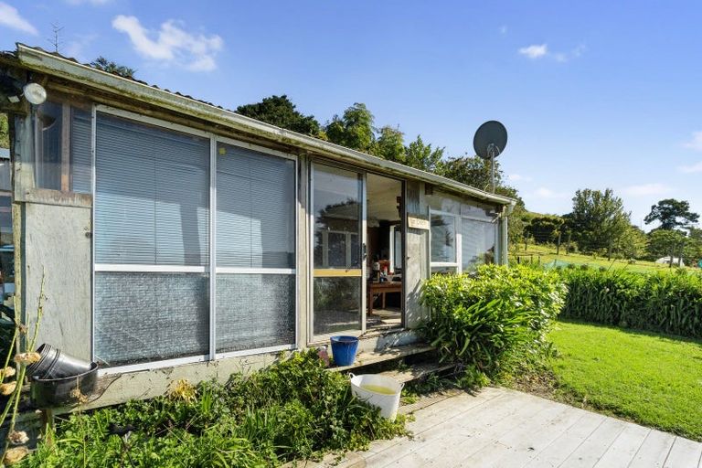 Photo of property in 1021 Te Waitere Road, Taharoa, 3988
