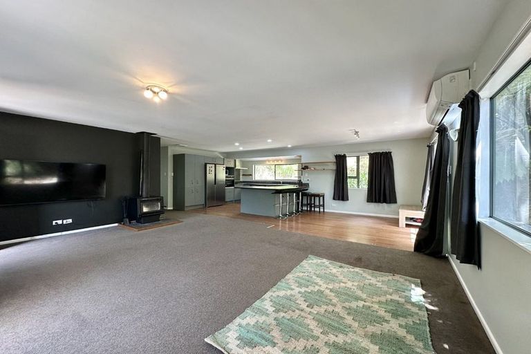 Photo of property in 116 Pinehaven Road, Pinehaven, Upper Hutt, 5019
