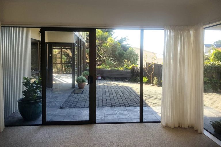 Photo of property in 2/9 Wilkinson Street, Oriental Bay, Wellington, 6011