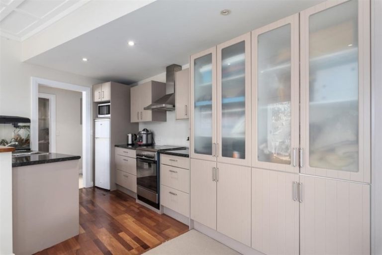 Photo of property in 2 Glade Place, Birkenhead, Auckland, 0626