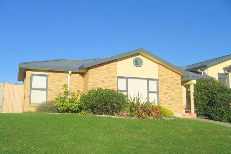 Photo of property in 1 Barque Crescent, Whitby, Porirua, 5024