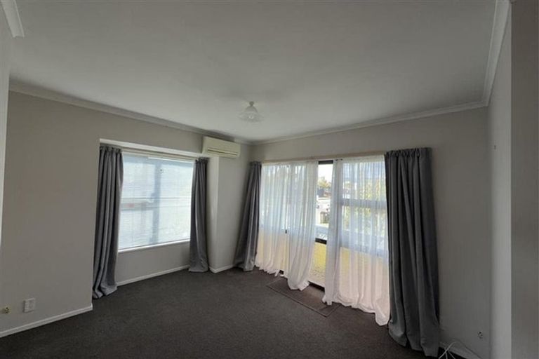 Photo of property in 17 Douglas Street, Levin, 5510