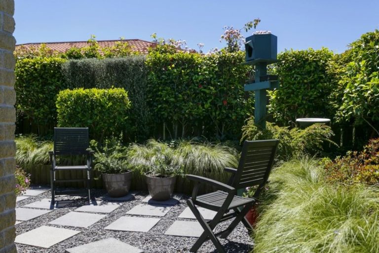 Photo of property in 2/30 Fairview Terrace, Waipahihi, Taupo, 3330