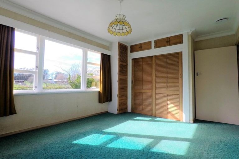 Photo of property in 335 Kawiu Road, Levin, 5510