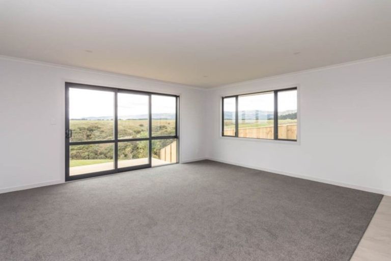 Photo of property in 35 Silicon Way, Fitzherbert, Palmerston North, 4410
