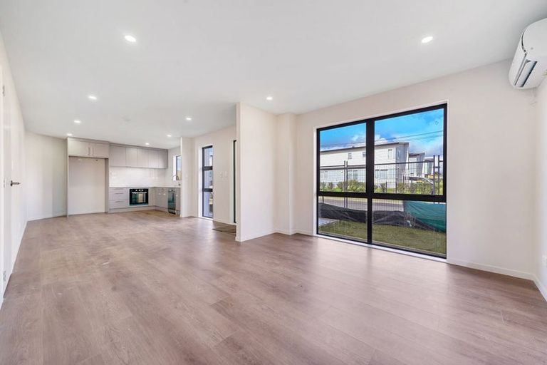 Photo of property in 11 Healy Road, Manurewa, Auckland, 2102