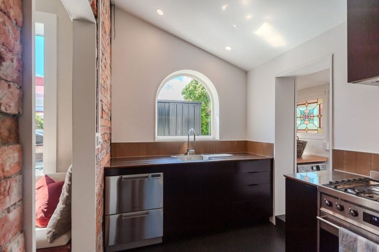 Photo of property in 355 Adelaide Road, Newtown, Wellington, 6021