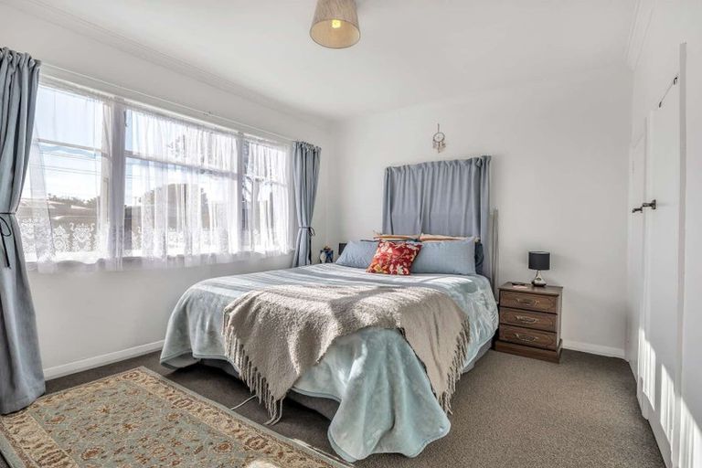 Photo of property in 20 Miro Street, Castlecliff, Whanganui, 4501