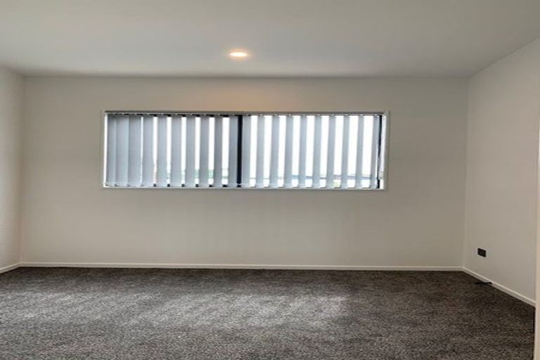 Photo of property in 6/72 Tiraumea Drive, Pakuranga, Auckland, 2010