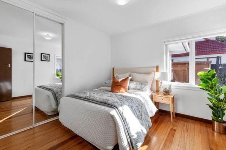 Photo of property in 1/30 Ngataringa Road, Devonport, Auckland, 0624