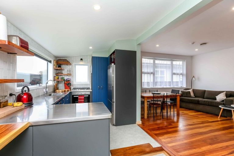 Photo of property in 12 Ngaio Street, Strandon, New Plymouth, 4312