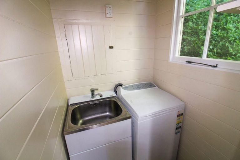 Photo of property in 14a Kelburn Parade, Kelburn, Wellington, 6012