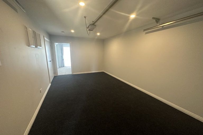Photo of property in 2a Convair Crescent, Mangere, Auckland, 2022