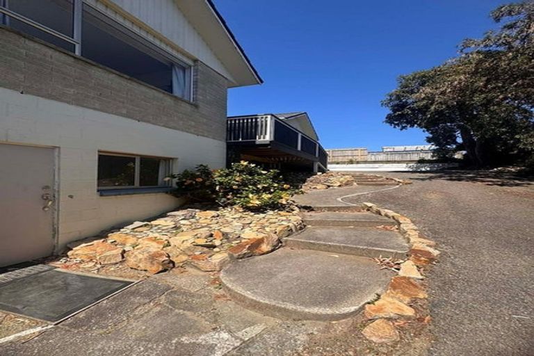 Photo of property in 16 Island View Terrace, Waikanae Beach, Waikanae, 5036