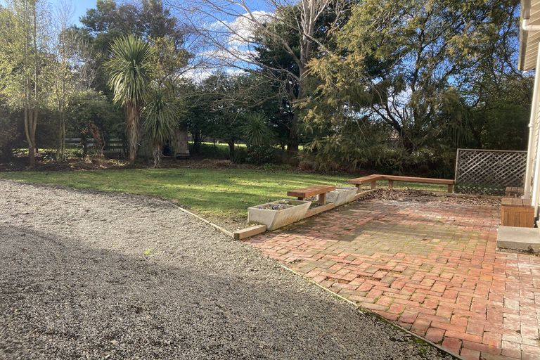 Photo of property in 52 Timaru Road, Waimate, 7924