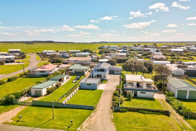 Photo of property in 8 Nukumaru Parade, Waiinu Beach, Whanganui, 4588