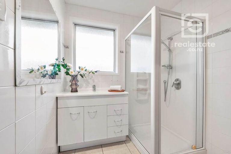 Photo of property in 1 Murillo Place, Henderson, Auckland, 0612