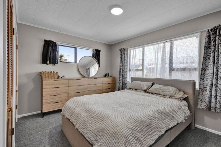 Photo of property in 18 Manuka Place, Hawera, 4610