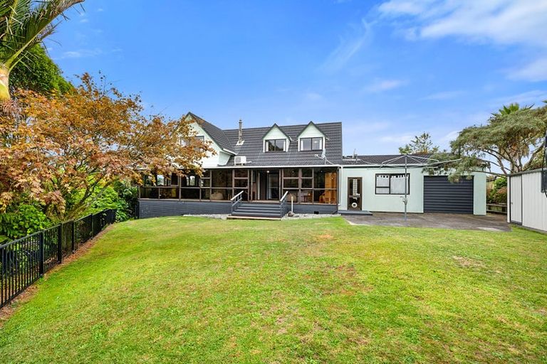 Photo of property in 14 Winstone Place, Highlands Park, New Plymouth, 4312
