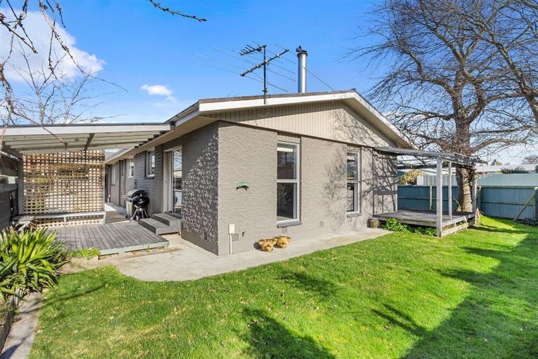Photo of property in 1 Tracy Place, Redwood, Christchurch, 8051