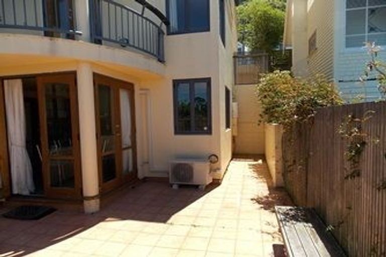 Photo of property in 14b Barton Terrace, Thorndon, Wellington, 6011
