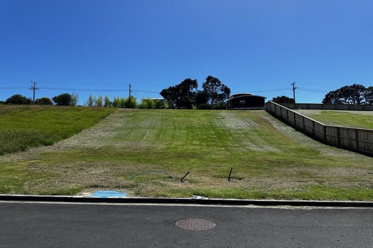 Photo of property in 9 Milky Way, Langs Beach, 0582