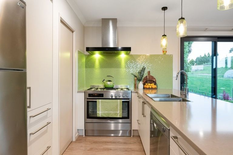 Photo of property in 2 Raptor Way, Welcome Bay, Tauranga, 3175