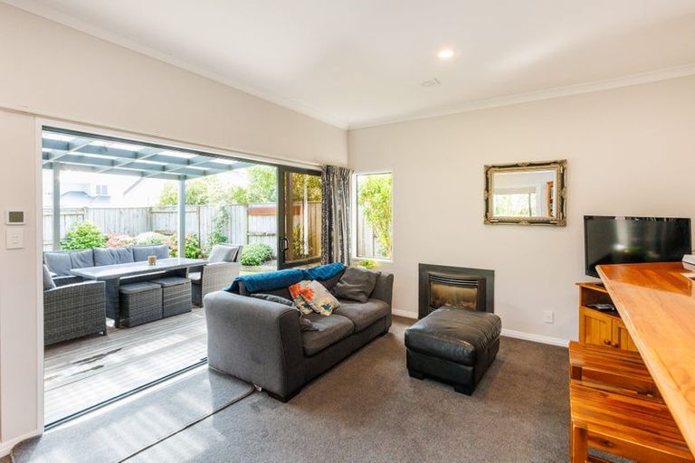 Photo of property in 15 Silkwood Place, Fitzherbert, Palmerston North, 4410