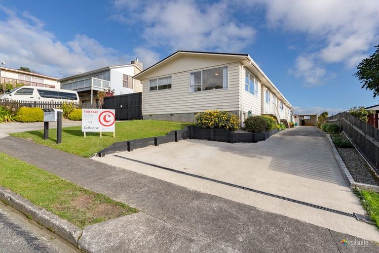 Photo of property in 6a Quinn Grove, Ranui, Porirua, 5024