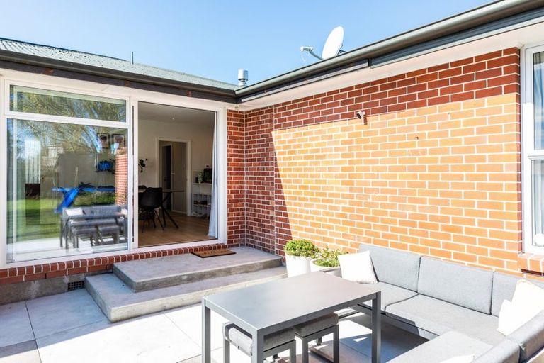 Photo of property in 11 Croziers Road, St Albans, Christchurch, 8052