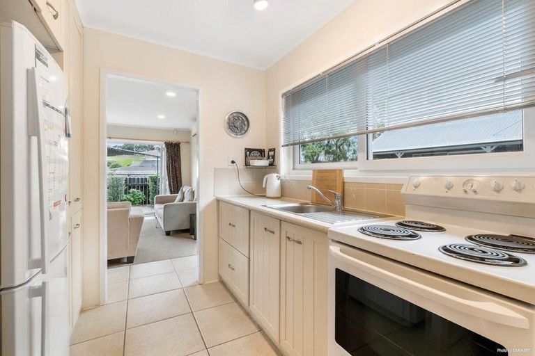 Photo of property in 7 Imogene Way, Half Moon Bay, Auckland, 2012