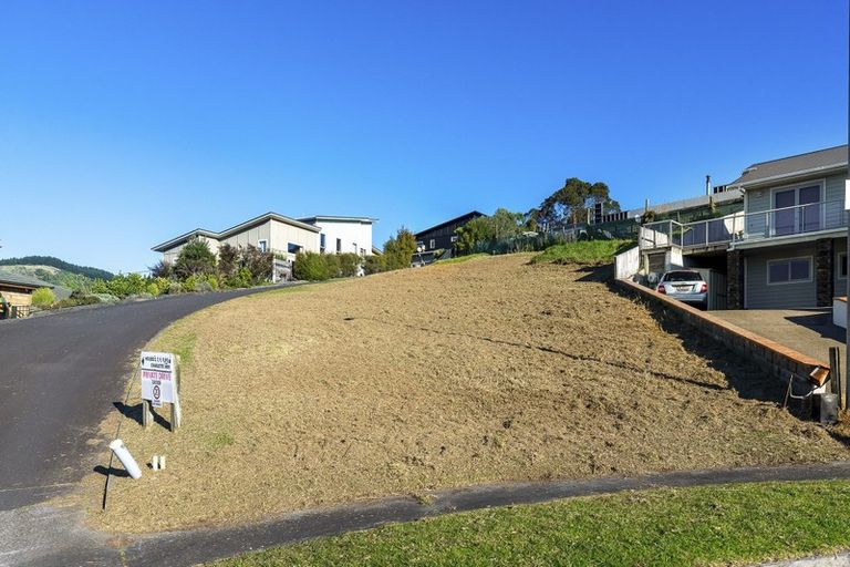 Photo of property in 20 Charlotte Way, Raumati South, Paraparaumu, 5032