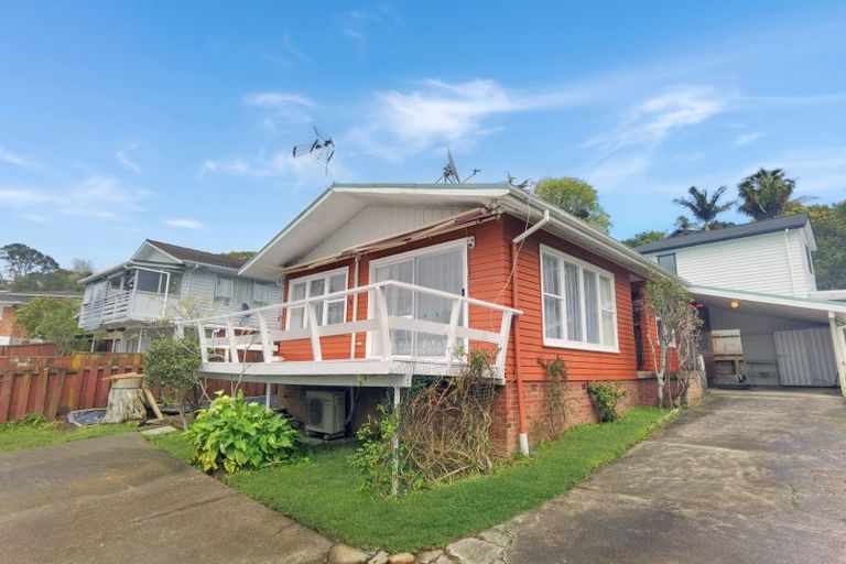 Photo of property in 46 Ayton Drive, Totara Vale, Auckland, 0629