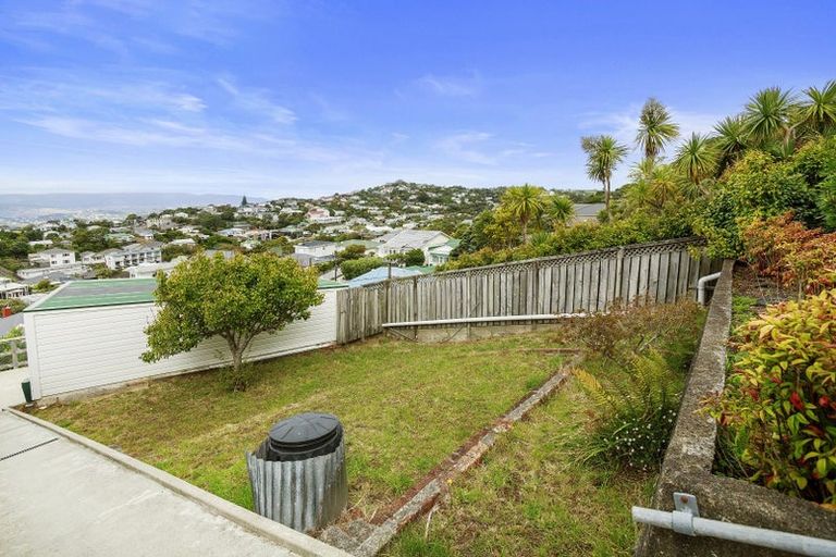 Photo of property in 9 Apuka Street, Brooklyn, Wellington, 6021
