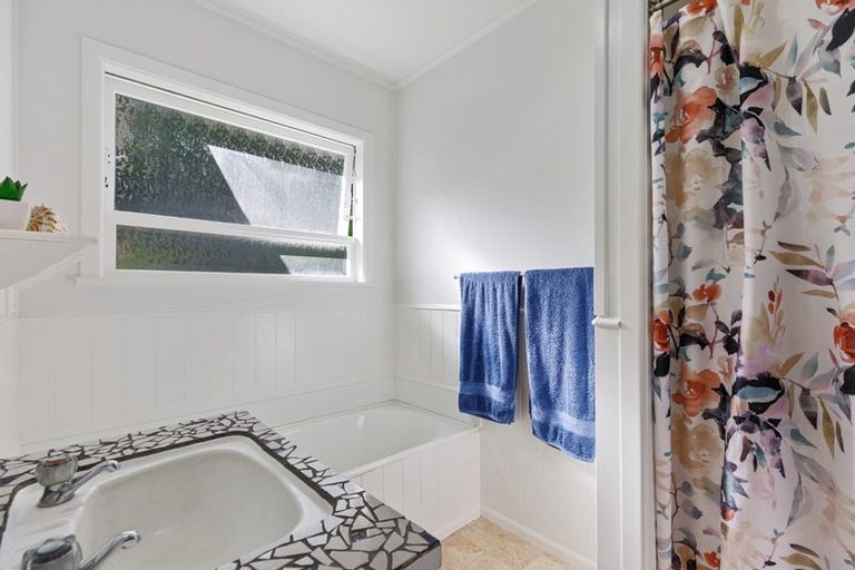 Photo of property in 18 Jonathon Street, Brookfield, Tauranga, 3110