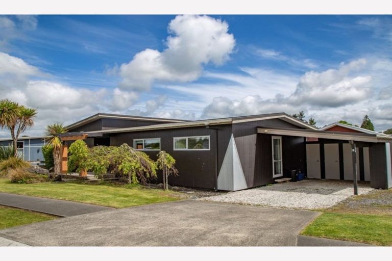 Photo of property in 2 Snowmass Drive, Ohakune, 4625