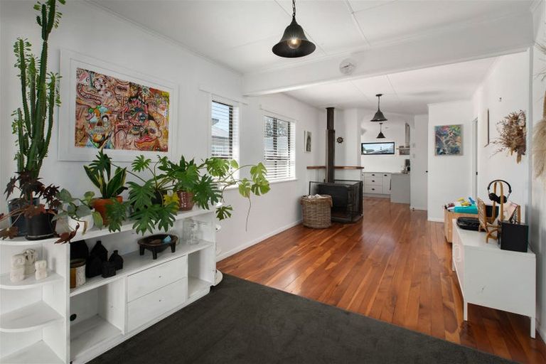 Photo of property in 72 The Crescent, Waihi Beach, 3611