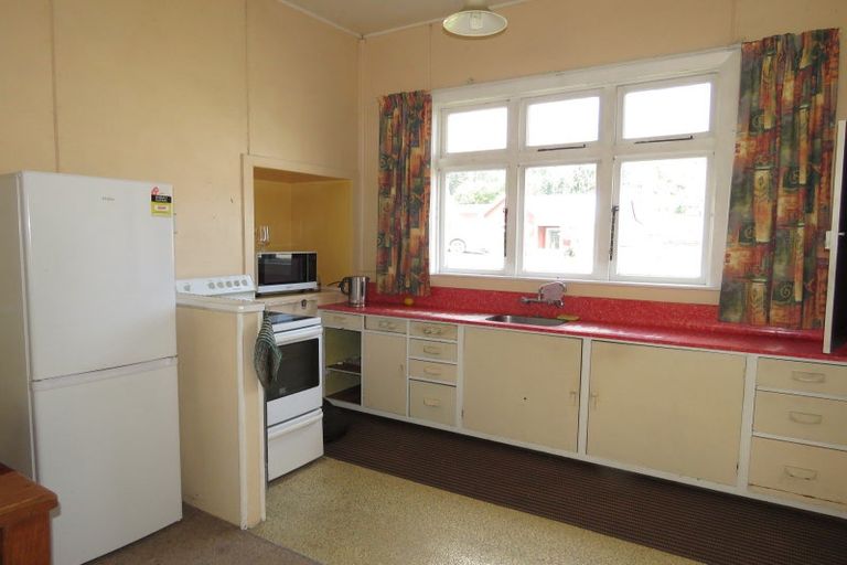 Photo of property in 35 Walsh Street, Reefton, 7830
