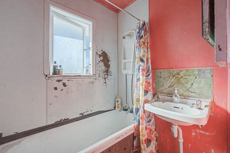 Photo of property in 31 Haddon Street, Mangere East, Auckland, 2024