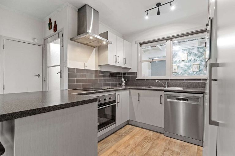 Photo of property in 13 Logan Street, Fairy Springs, Rotorua, 3015