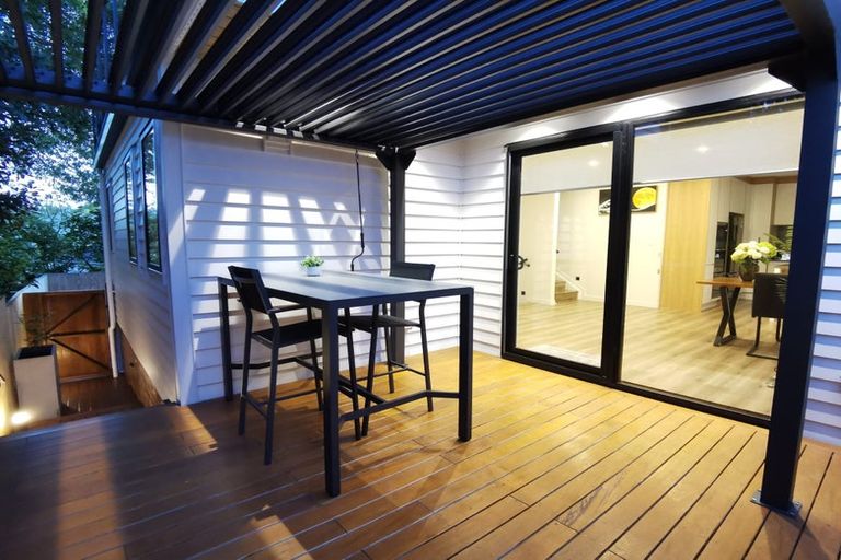 Photo of property in 57e Hogans Road, Glenfield, Auckland, 0629