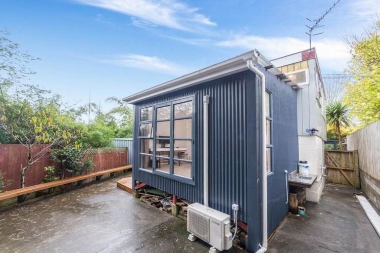 Photo of property in 4/24 Commodore Drive, Lynfield, Auckland, 1042