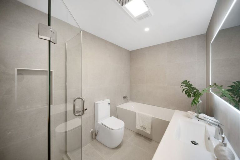 Photo of property in 3 Taipahitini Road, Rosehill, 2113