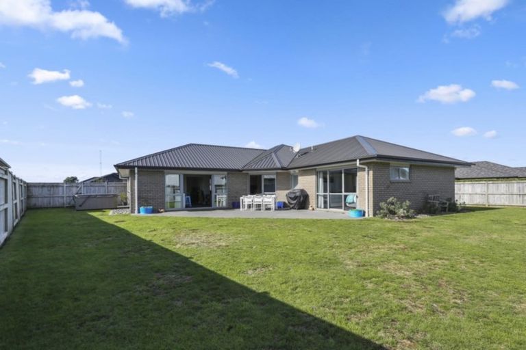 Photo of property in 14 Wentworth Lane, Waiwhakaiho, New Plymouth, 4312