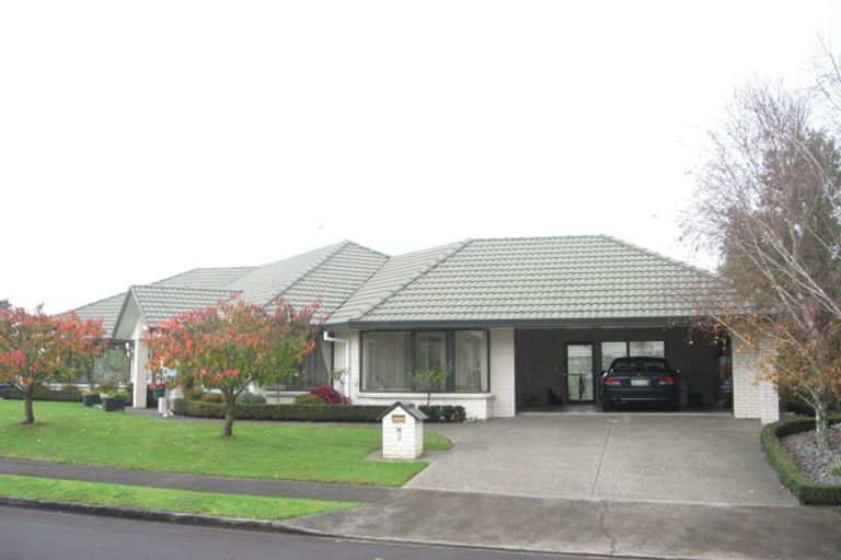 Photo of property in 2 Pat O'connor Place, Manurewa, Auckland, 2105